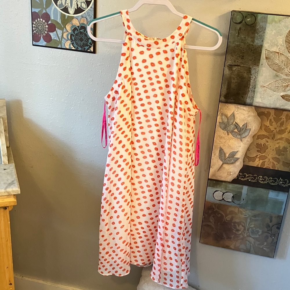 Betsey Johnsom Sleeveless White Dress with Coral Flower Print - Picture 11 of 11
